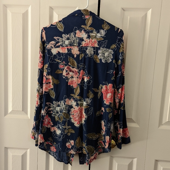 Floral maternity top - Picture 3 of 4